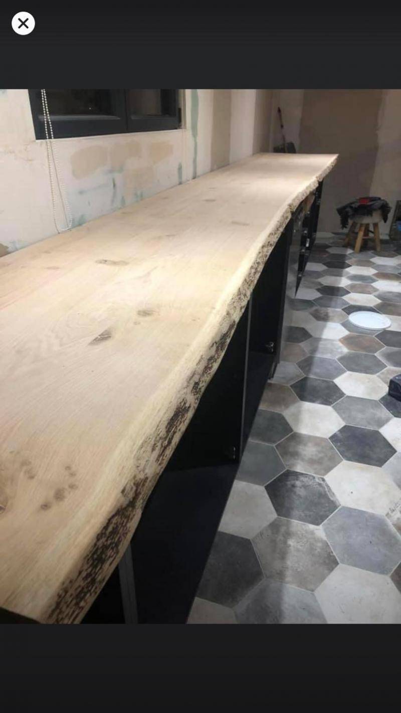 grand plan de travail en bois